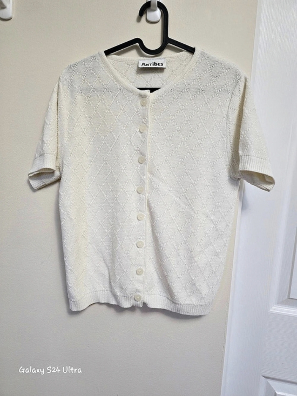 Antibes Textured Button Front Cardigan in White P2P=17 L=23